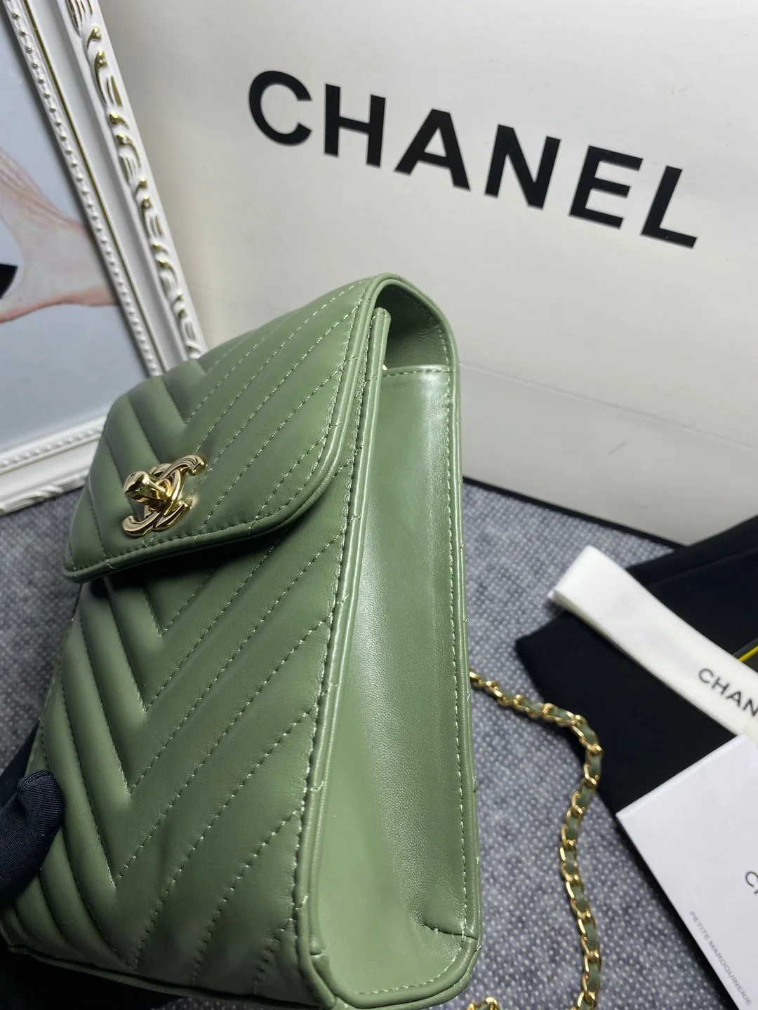 Chanel Chevron Trendy Cc Phone Olive Bag For Women 18cm/7in
