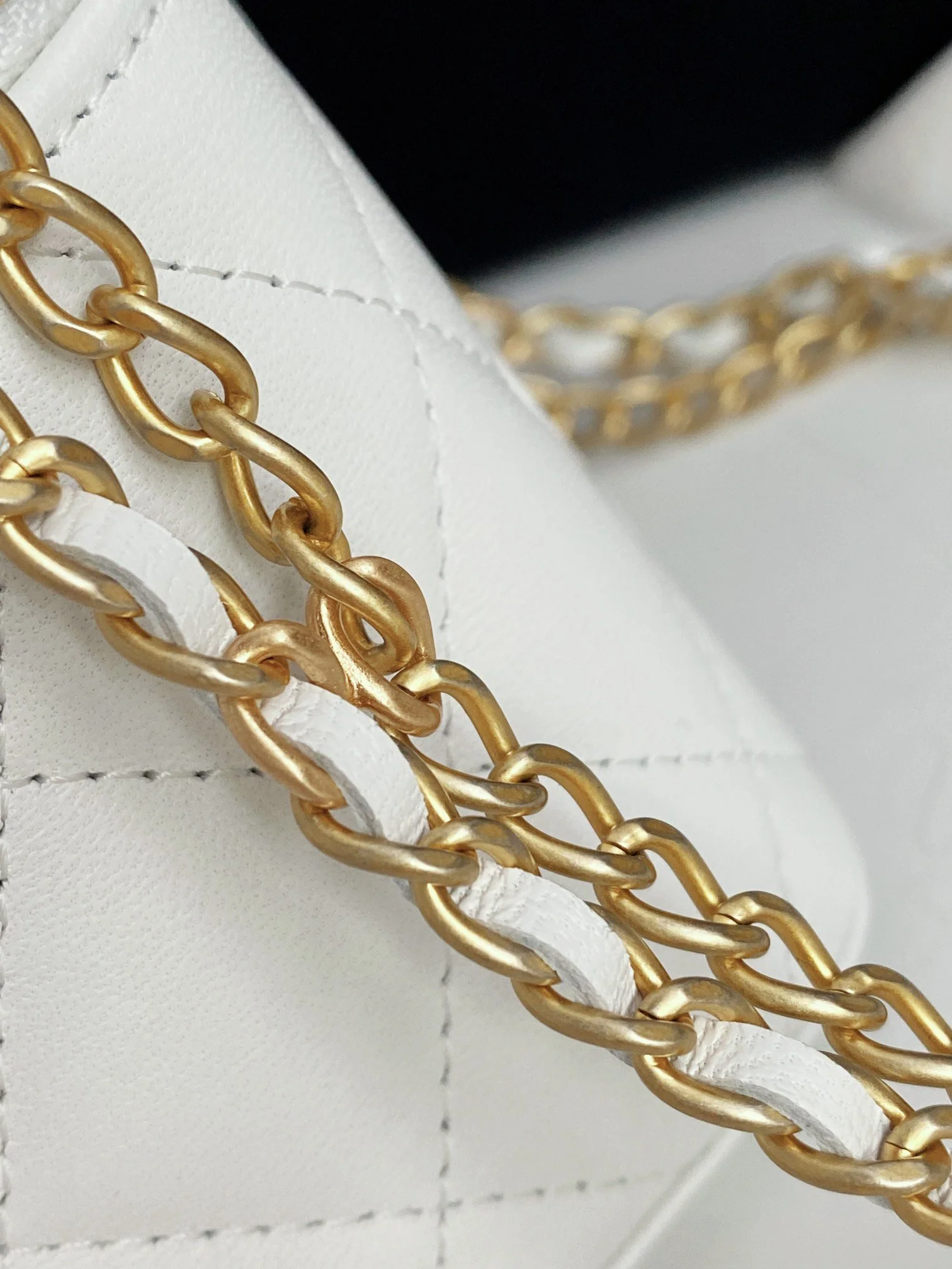 Chanel Small Vanity With Chain White For Women, Women’s Bags 4.3in/11cm