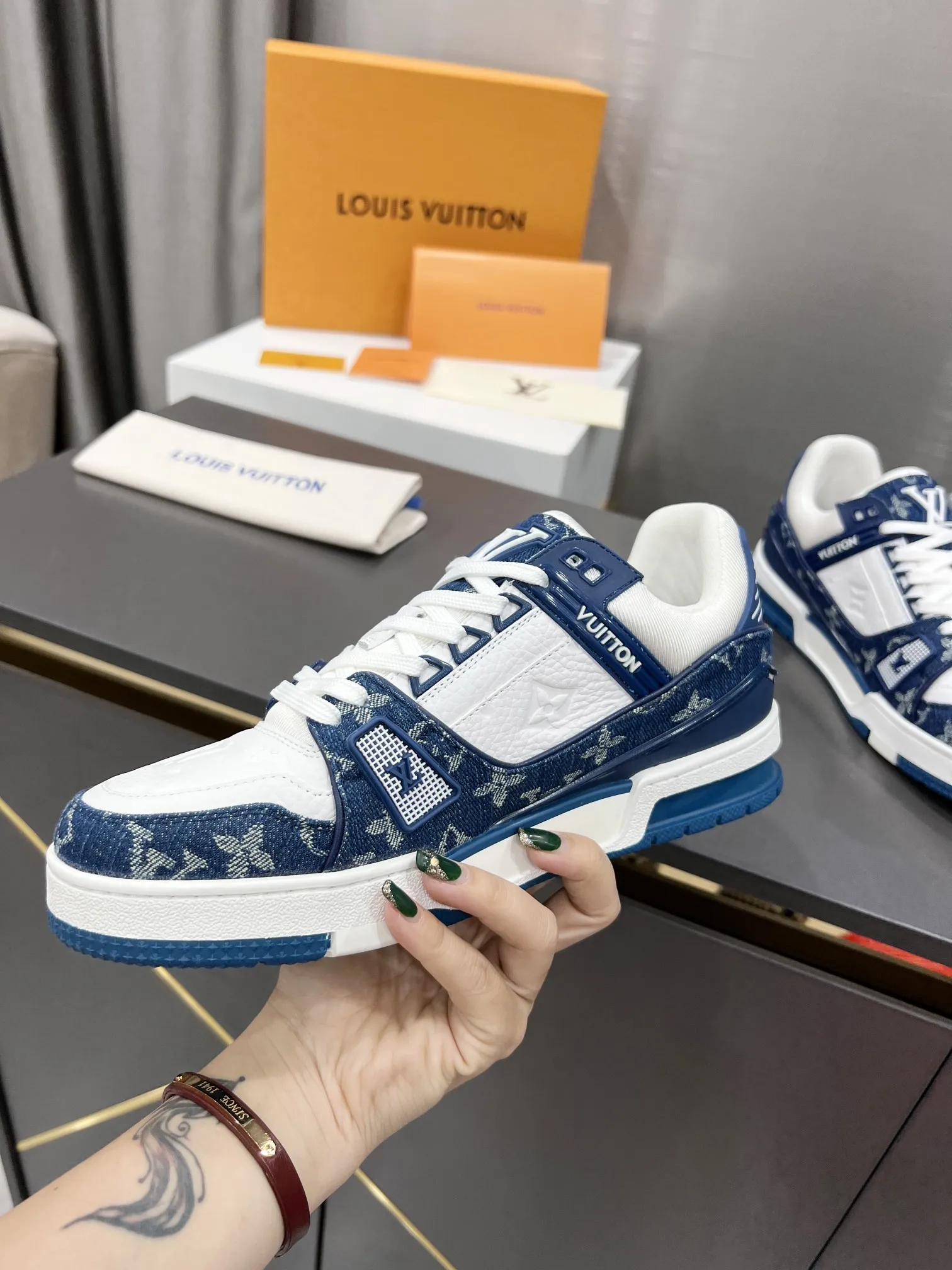 L TRAINER LEATHER LOW TRAINERS BLUE