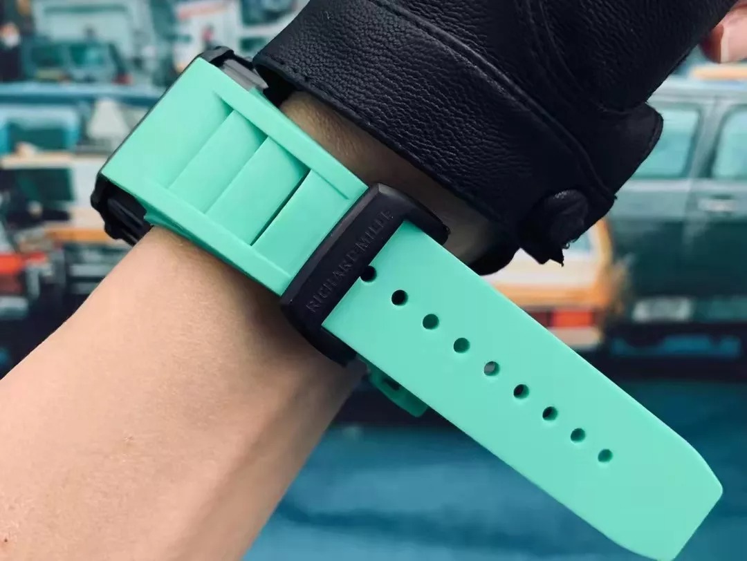 RM 35-01 Black Bezel Red Markers Green Rubber Strap RUML3