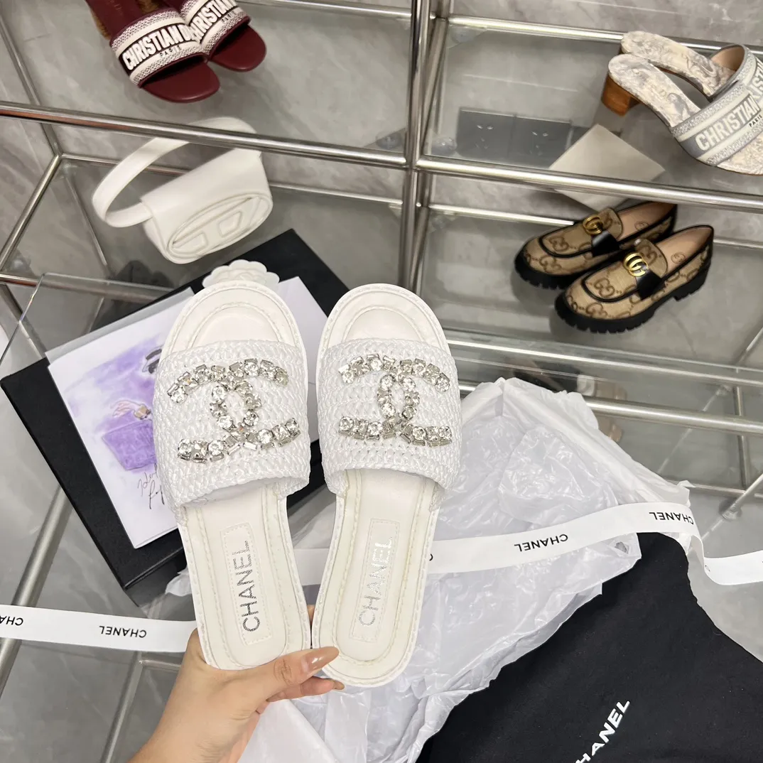 CC new arrival women slippers 001