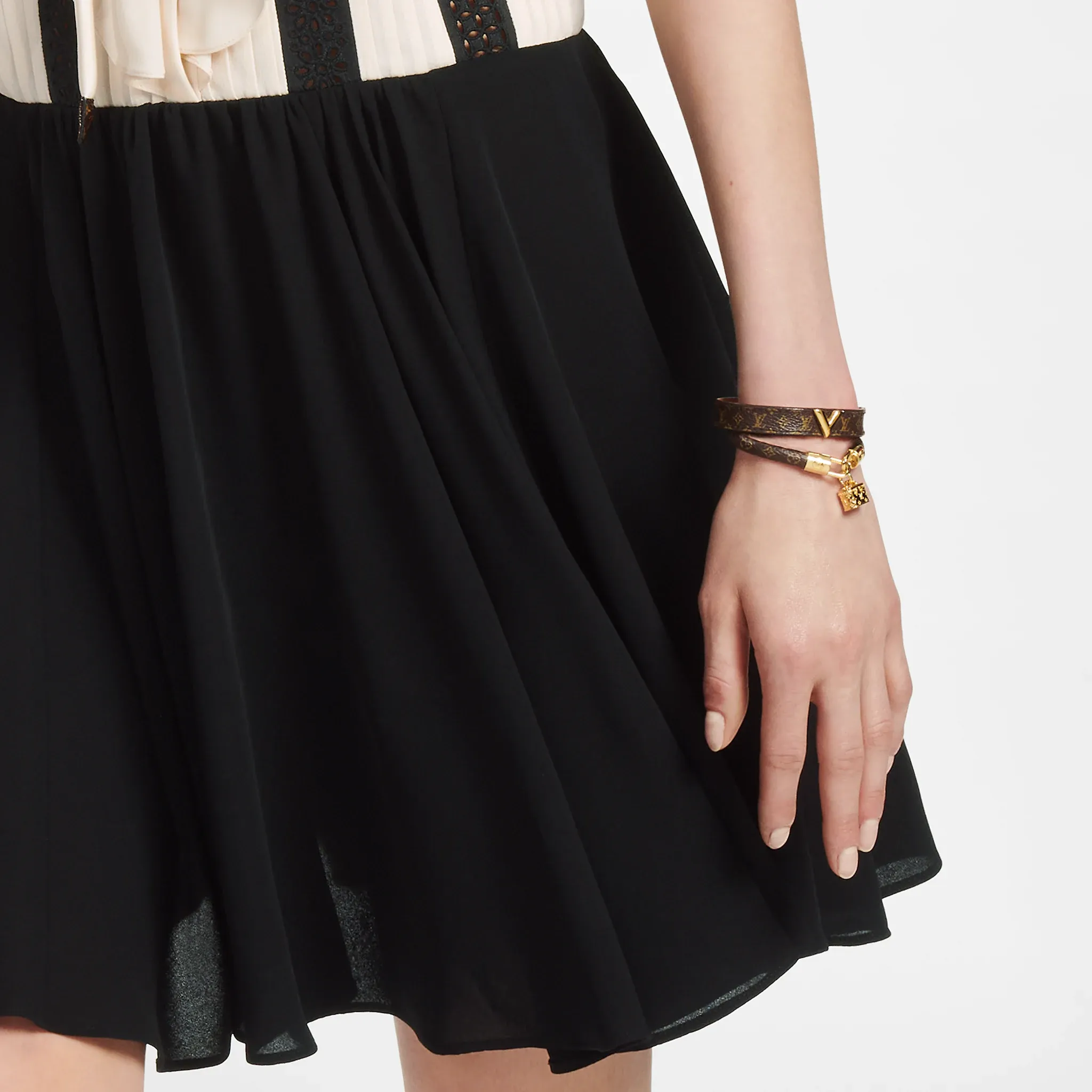 Essential V bracelet