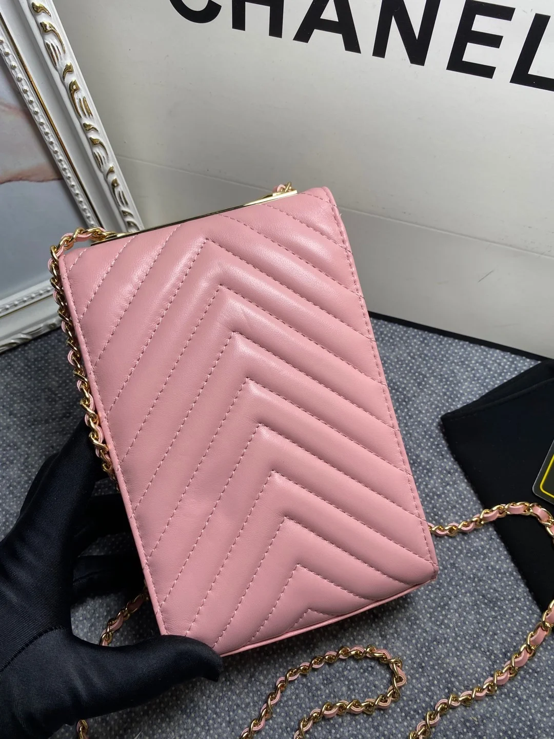 Chanel Chevron Trendy Cc Phone Pink Bag For Women 18cm/7in