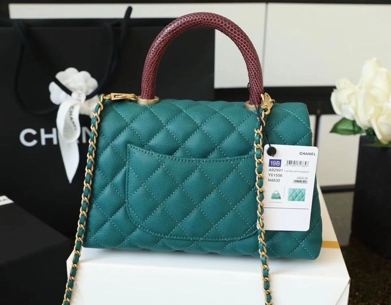 Chanel Medium Flap Bag With Top Handle Teal For Women, Womens Handbags, Shoulder And Crossbody Bags 9in/23cm A92990