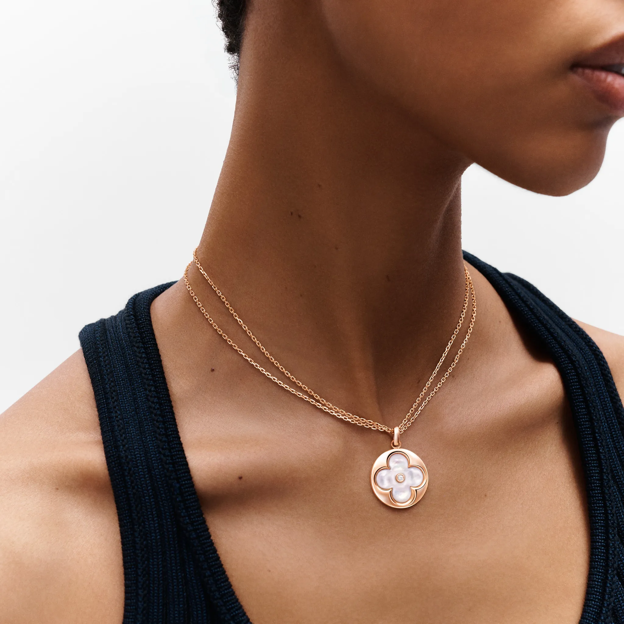 COLOR BLOSSOM XL pendant in rose gold, white mother-of-pearl and diamonds