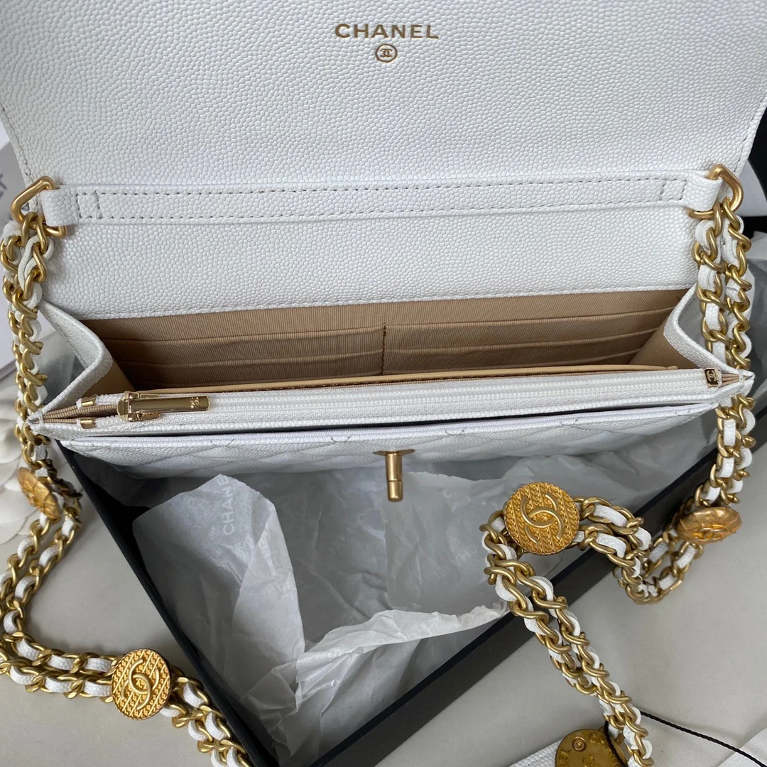 Chanel Small Flap Bag Gold Hardware White For Women, Women’s Handbags, Shoulder Bags 7.5in/19cm AP2840