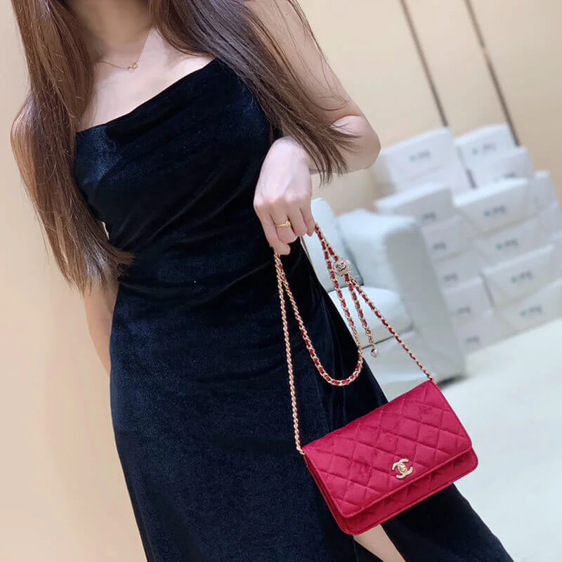 Chanel W-With -Details On Strap Ap1450 In Velvet