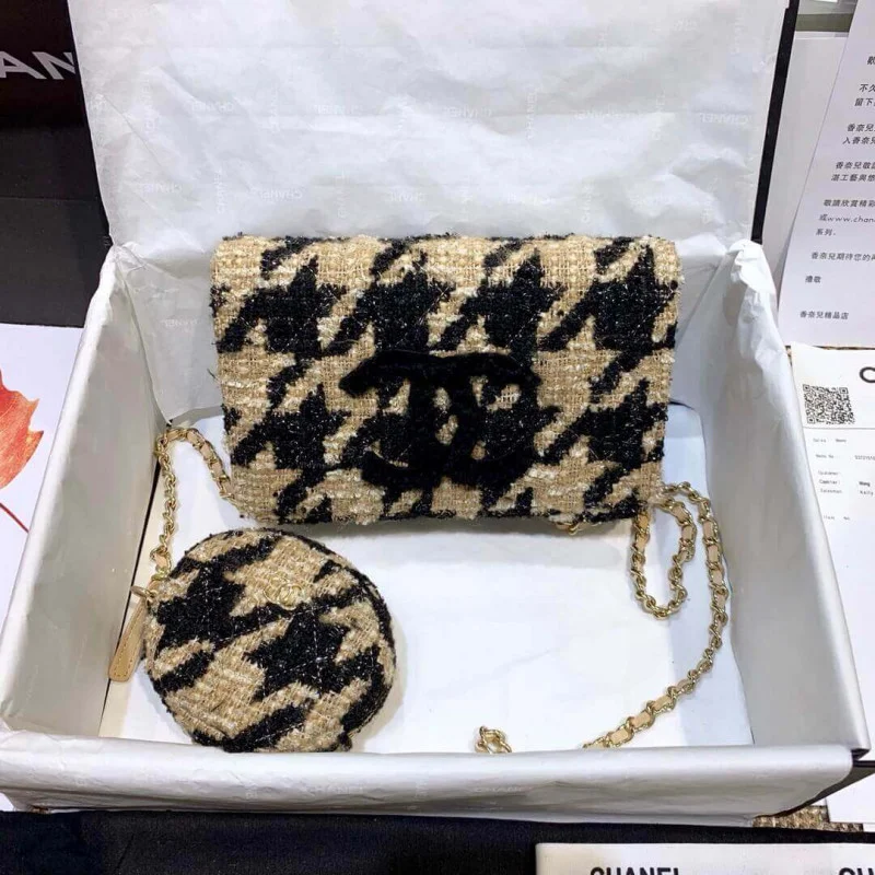 Chanel 19 Tweed W-With Coin Purse Ap0985
