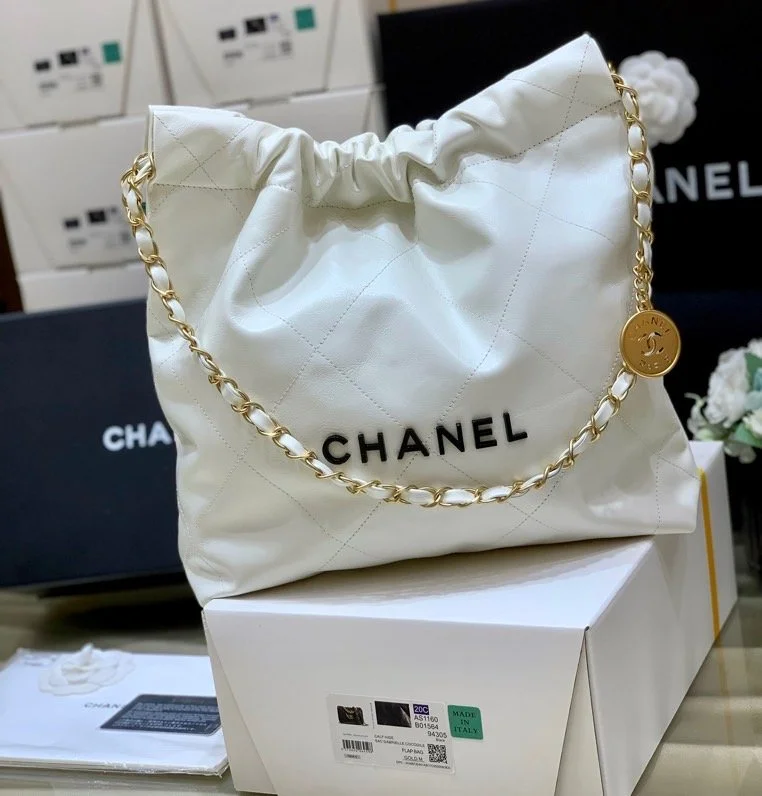 Chanel 22 Handbag White For Women 14.4in/37cm AS3261 B08038 10601