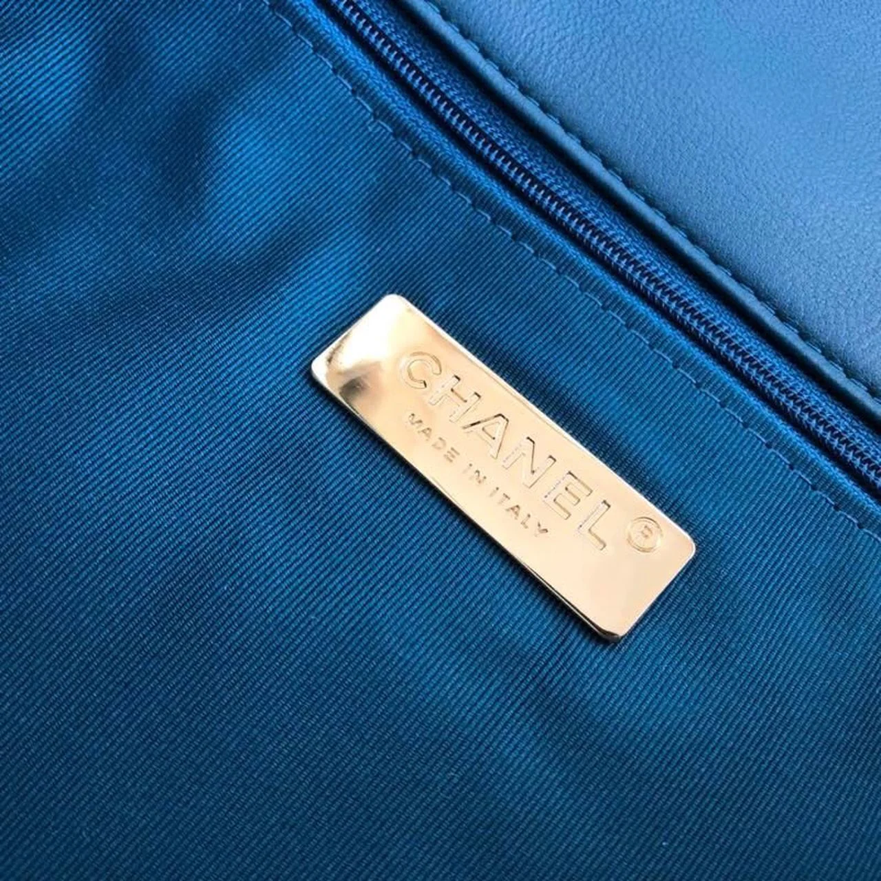 Chanel 19 Maxi Handbag Teal For Women, Women’s Bags, Shoulder And Crossbody Bags 14in/36cm AS1162