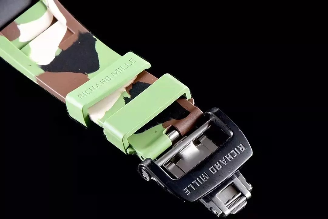 RM 35-01 Black Bezel Red Makers Camouflage Rubber Strap KV RUML3