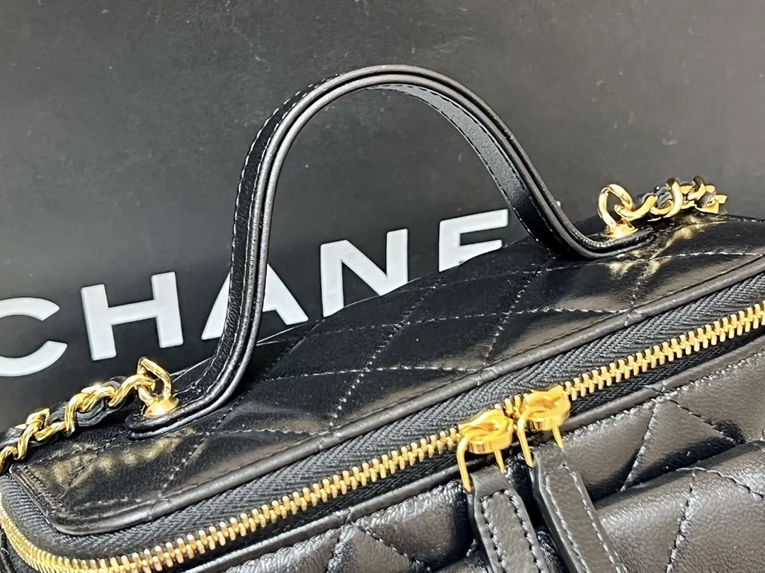 Chanel Vanity Bag With Strap Black For Women, Women’s Bags 6.6in/17cm AP3017 B09208 94305