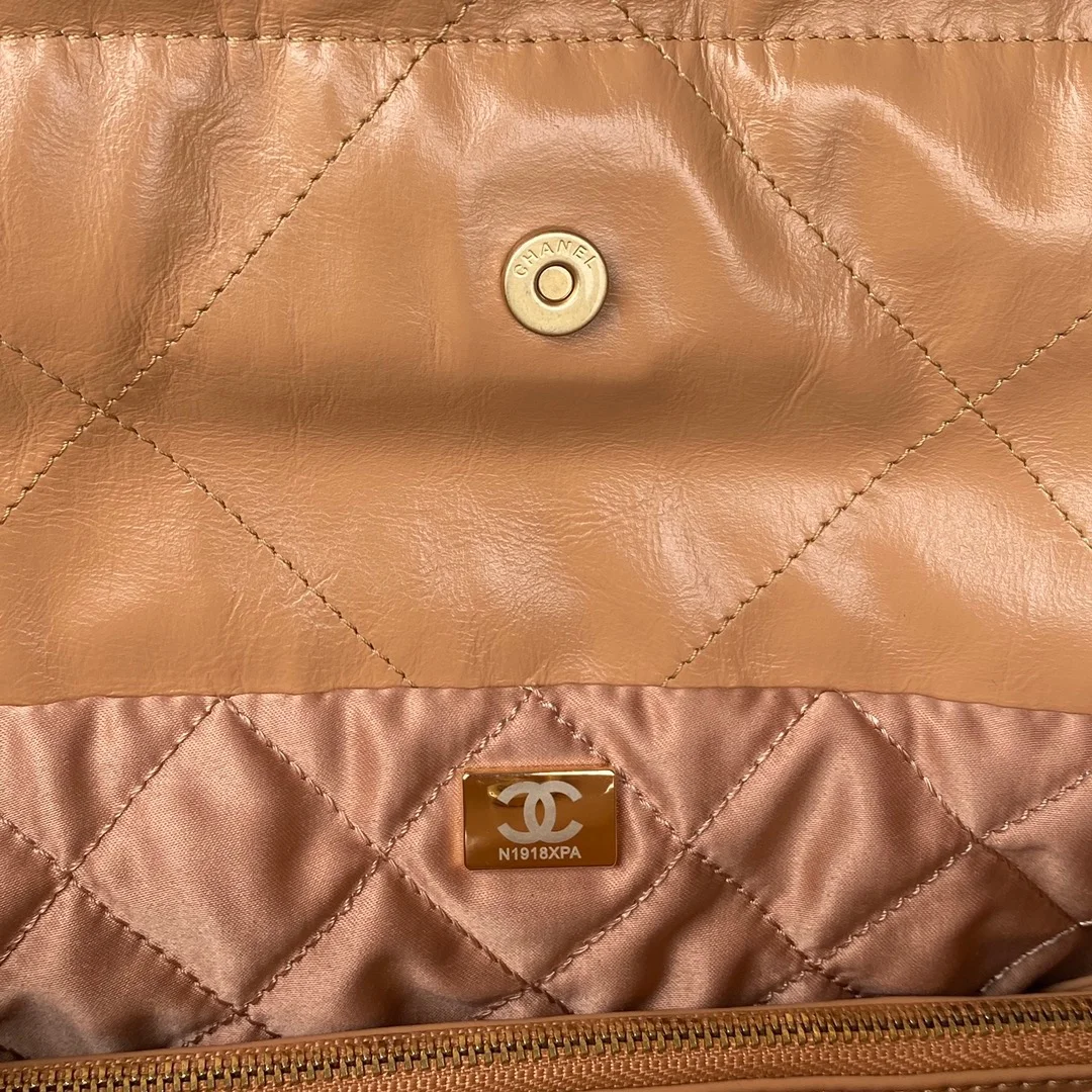 Chanel 22 Handbag Gold Hardware Shiny Camel For Women, Women’s Handbags, Shoulder Bags 16.5in/38cm AS3261 B08037 NB356