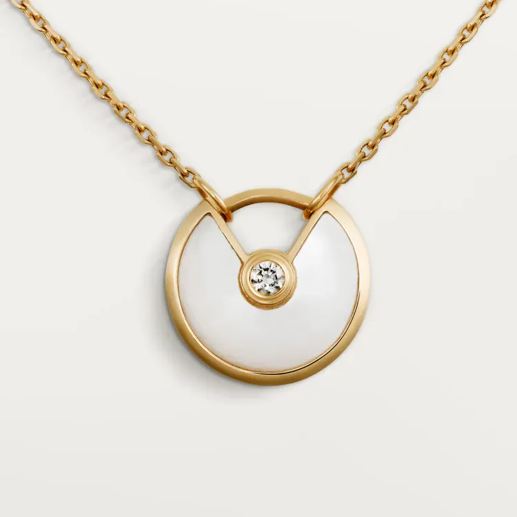 AMULETTE DE CARTIER NECKLACE