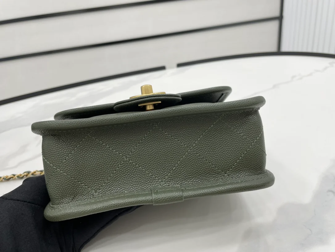Chanel 22K Flap Bag Dark Green For Women, Women’s Bags 8.1in/20.5cm