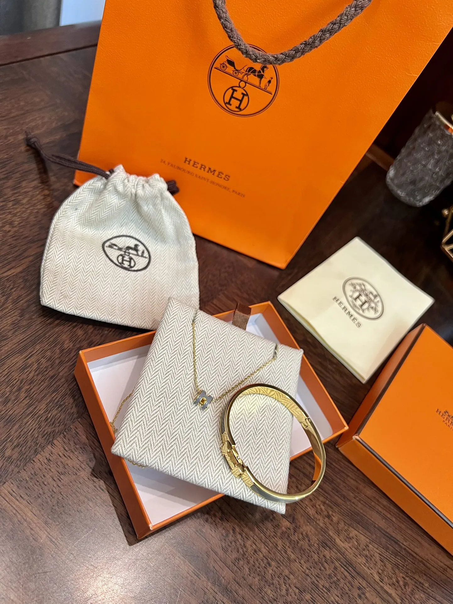 H new arrival bracelets 17 cm + necklace