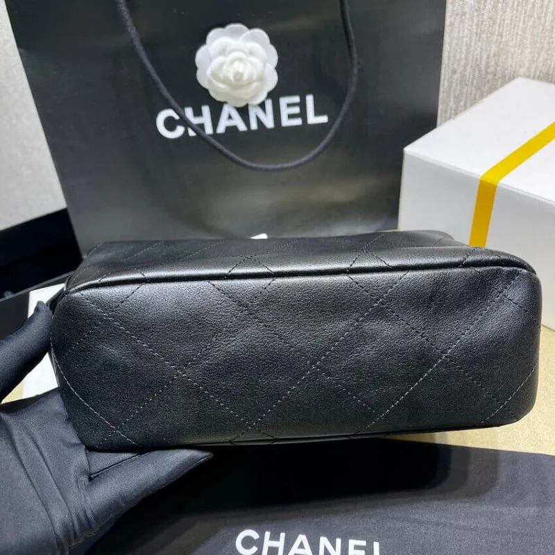 Chanel Black Calfskin Leathe Hobo Bag As2910