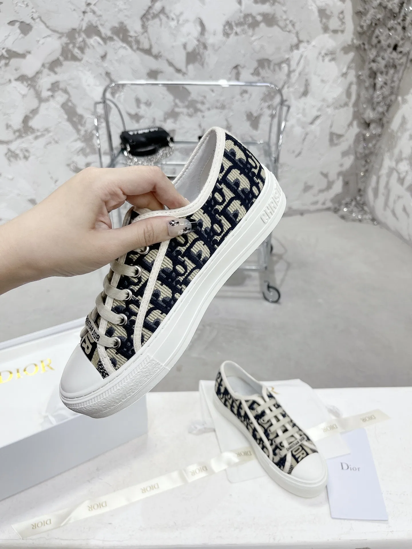 D new arrival women sneakers 02
