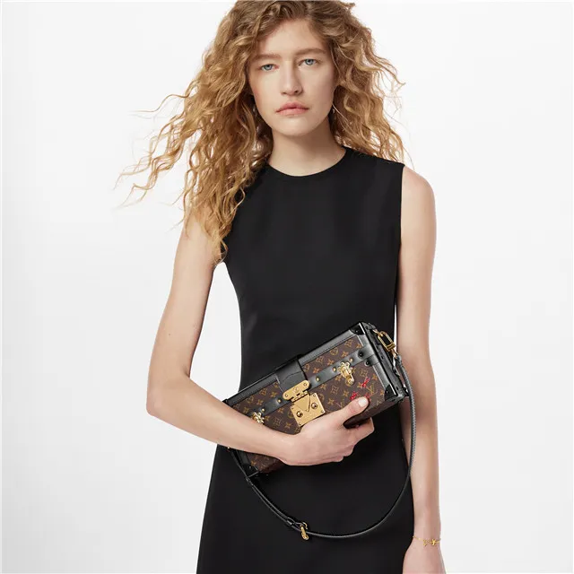 Petite Malle East West M46120