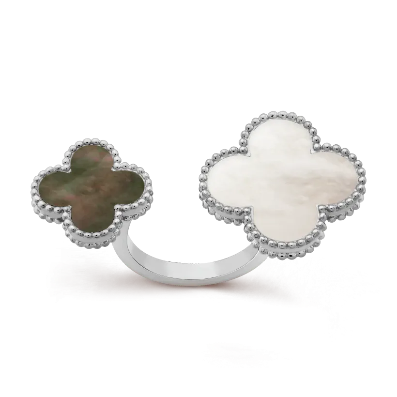 Magic Alhambra ring between the fingers