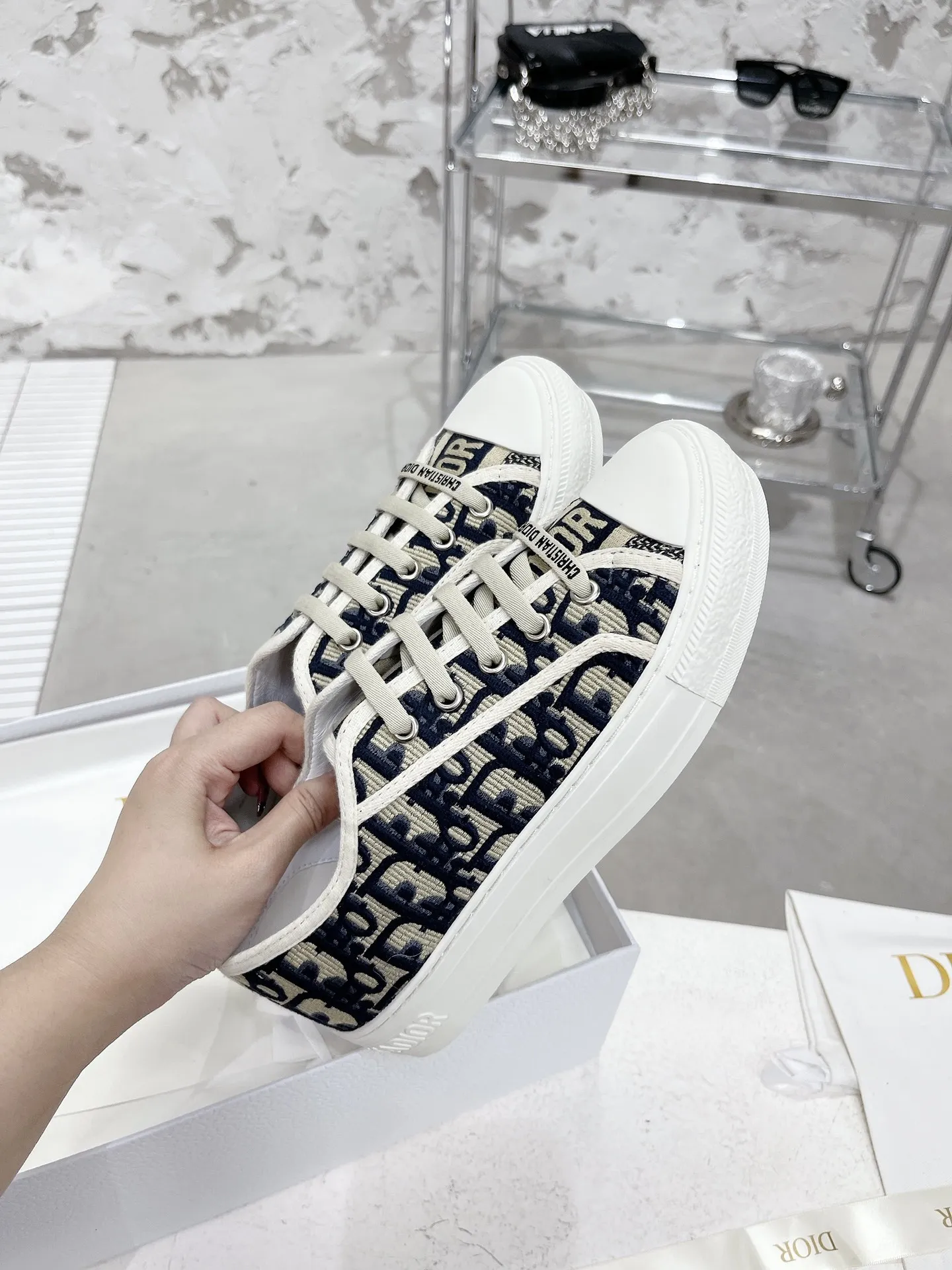 D new arrival women sneakers 02