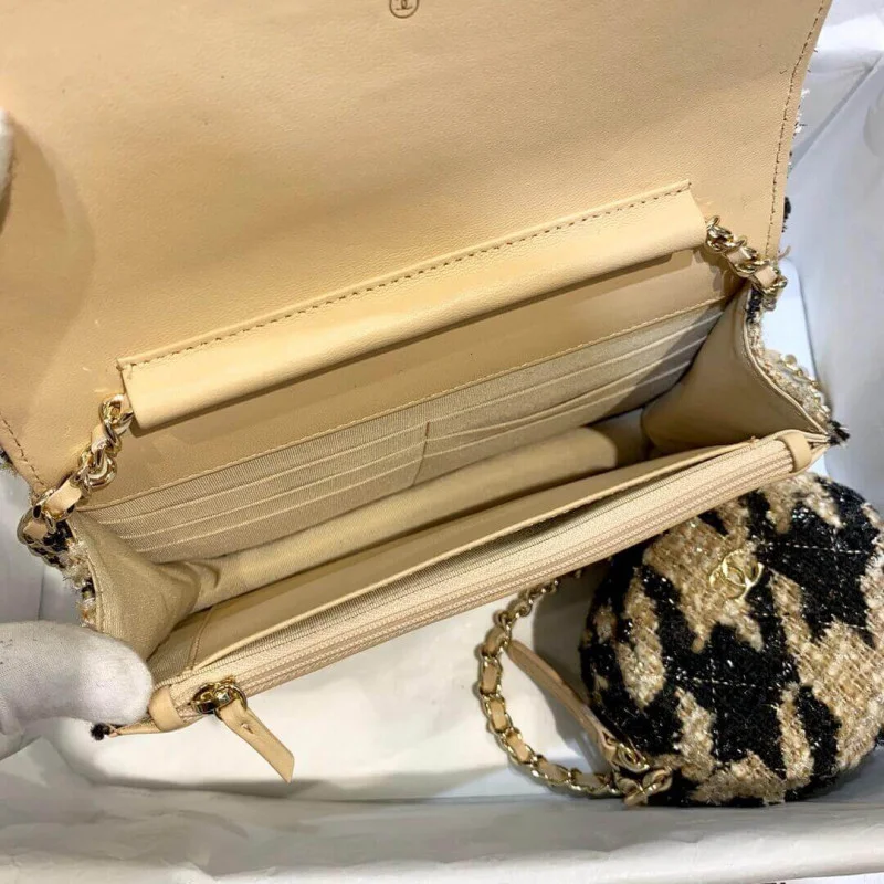 Chanel 19 Tweed W-With Coin Purse Ap0985
