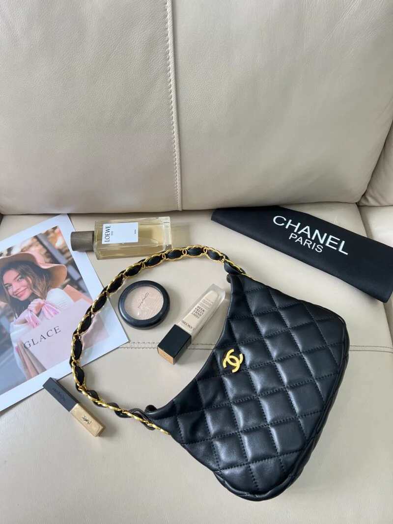Chanel Hobo HandbagAs3562