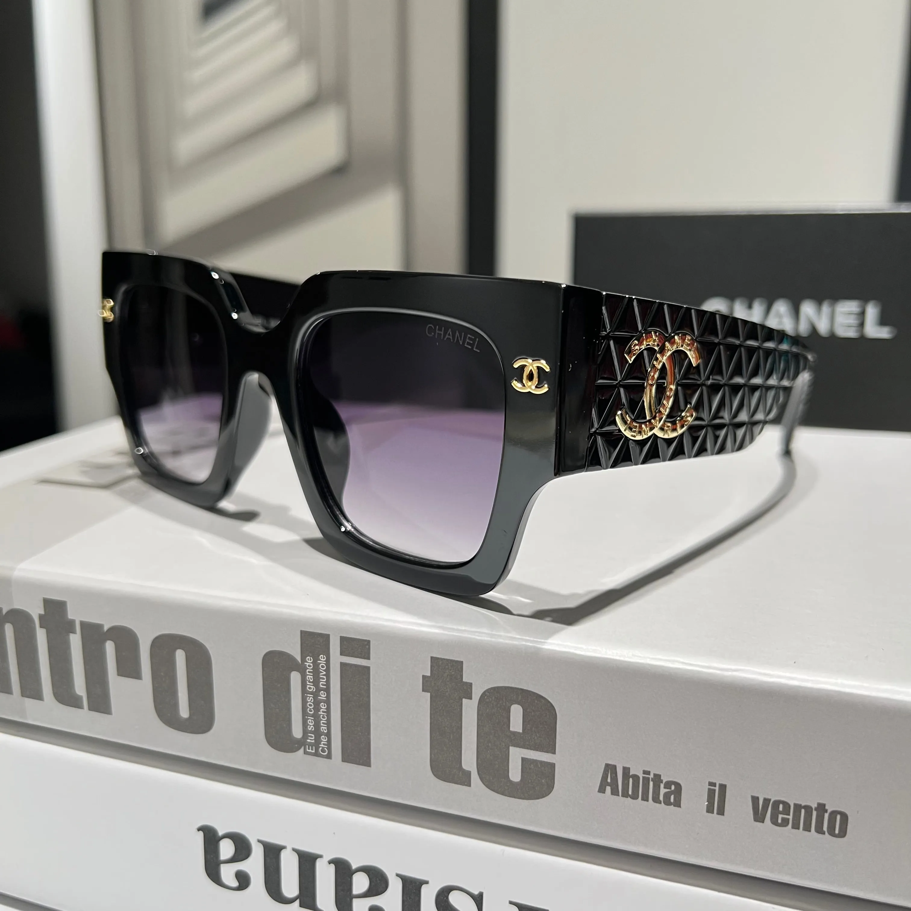 6-color fashionable CC letter sunglasses