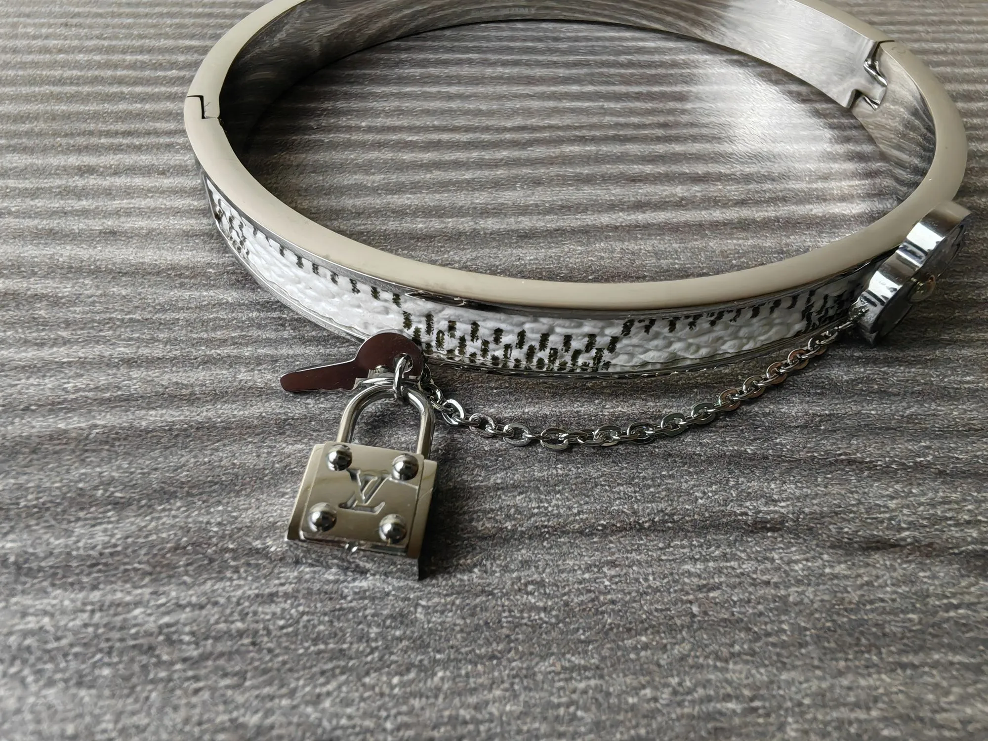 Lv New Arrival Bracelet 0016