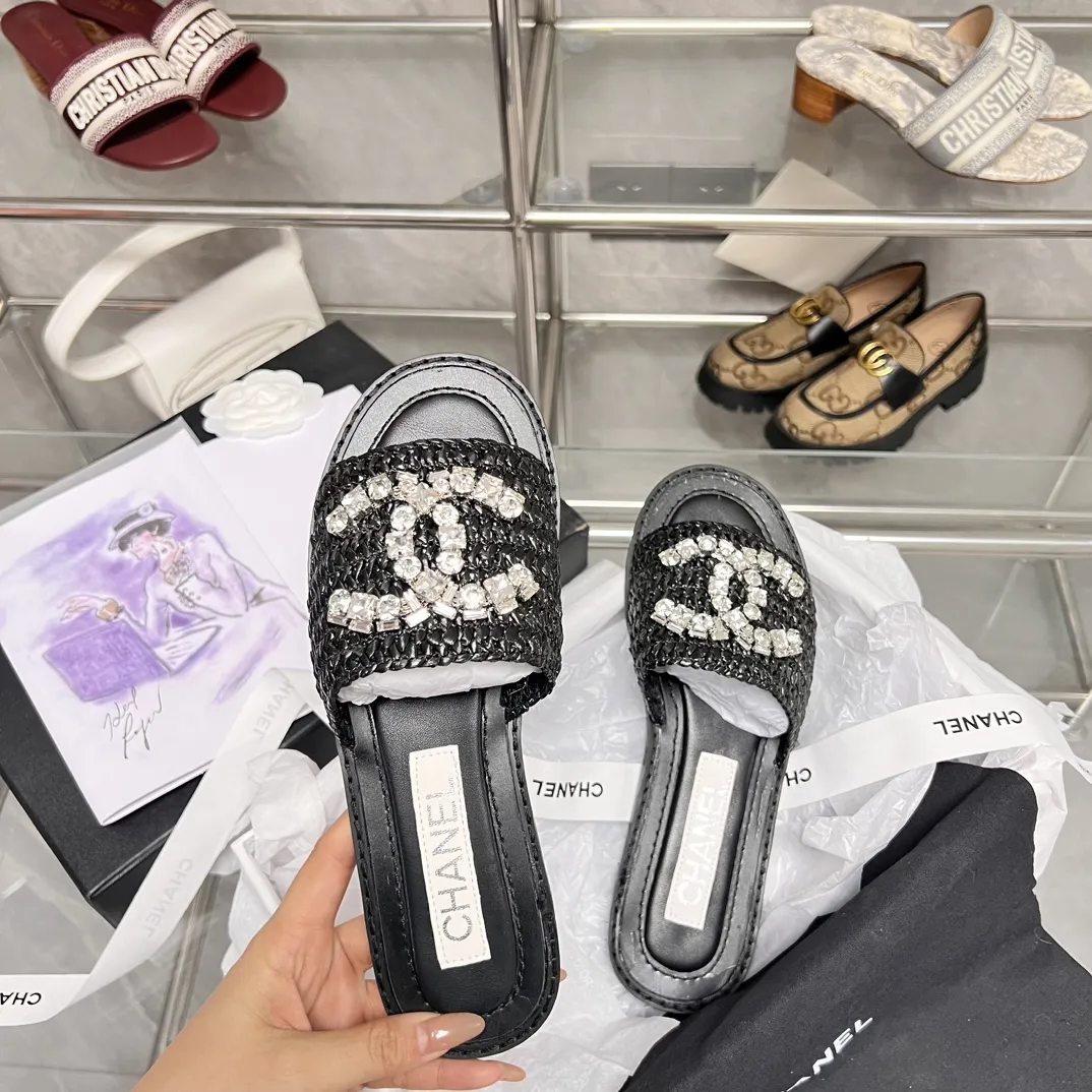 CC new arrival women slippers 001