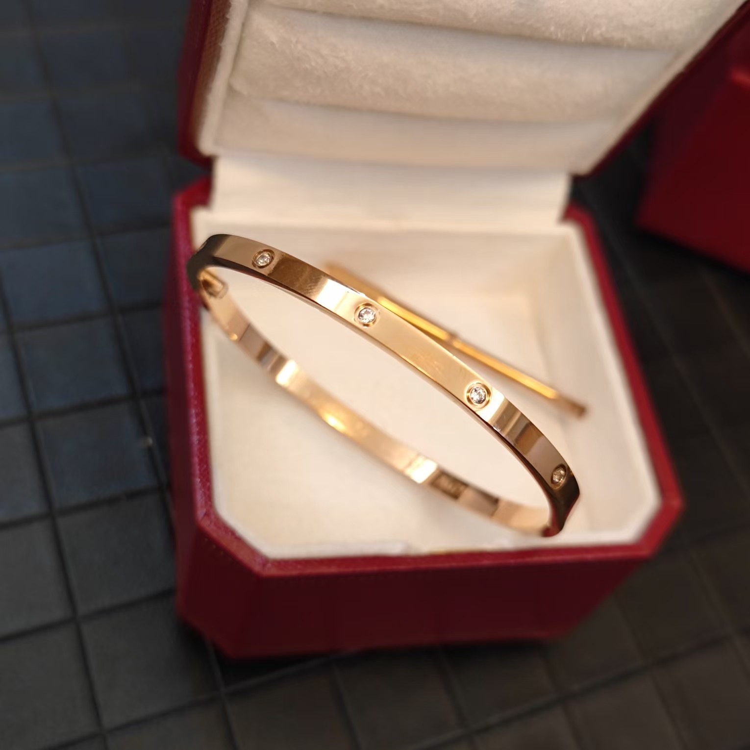 Cartier LOVE Bangle Bracelet - Best Replica Jewelry™