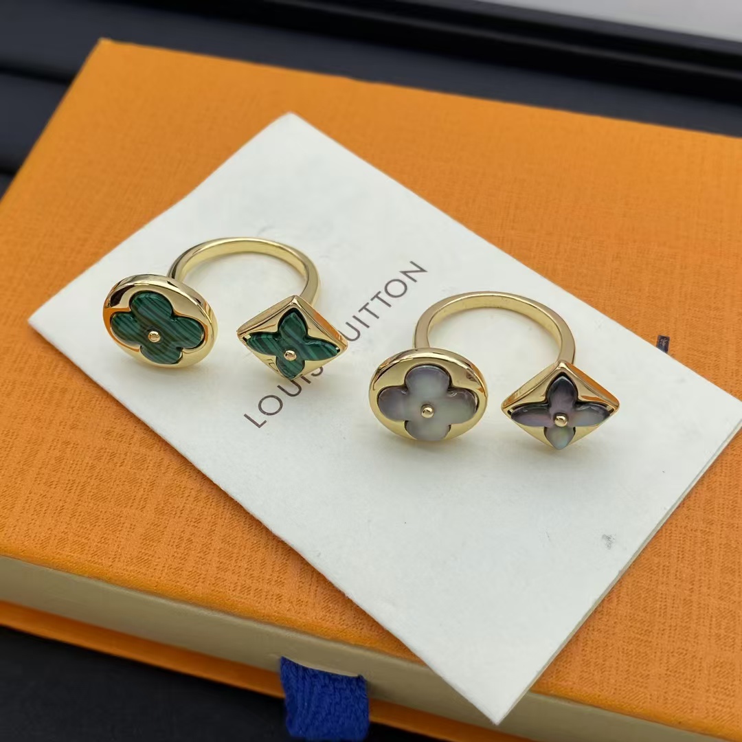 Louis Vuitton Classic Ring - Best Replica Jewelry™