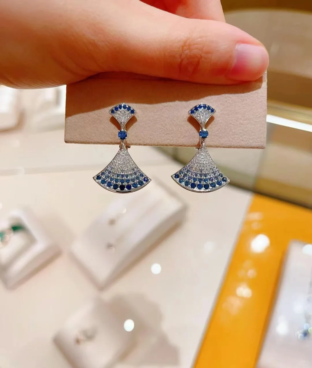 Bvlgari Divas’ Dream Earrings - Full Diamond - Best Replica Jewelry™