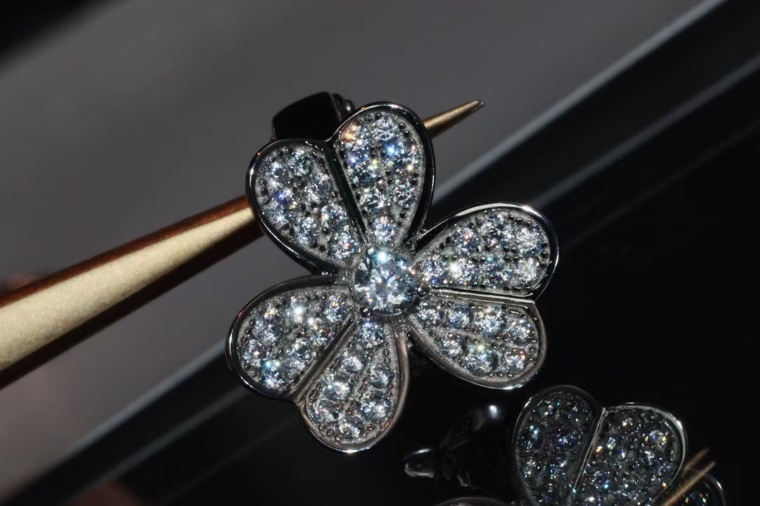 VCA Frivole Earrings - Small - Best Replica Jewelry™