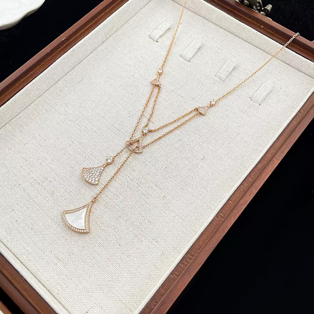 Bvlgari Divas' Dream Necklace - Best Replica Jewelry™