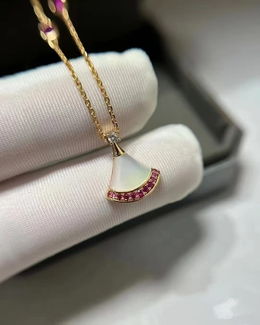 Bvlgari Divas' Dream Necklace - Best Replica Jewelry™