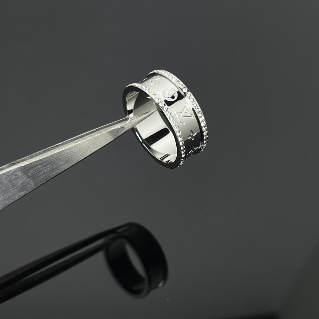 Louis Vuitton Diamond Paved Ring - Best Replica Jewelry™