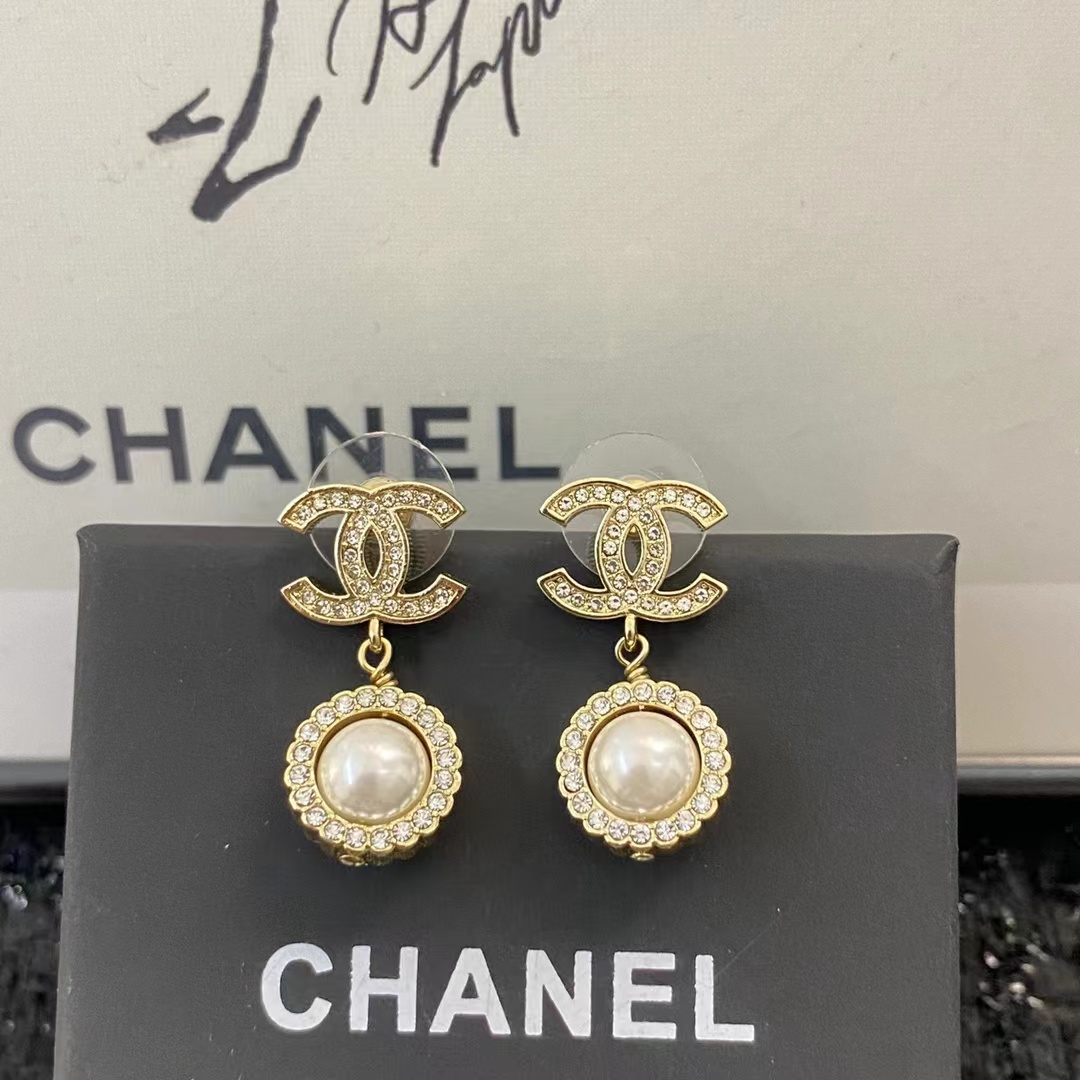 Chanel Double C Pearl Dangle Earrings - Best Replica Jewelry™