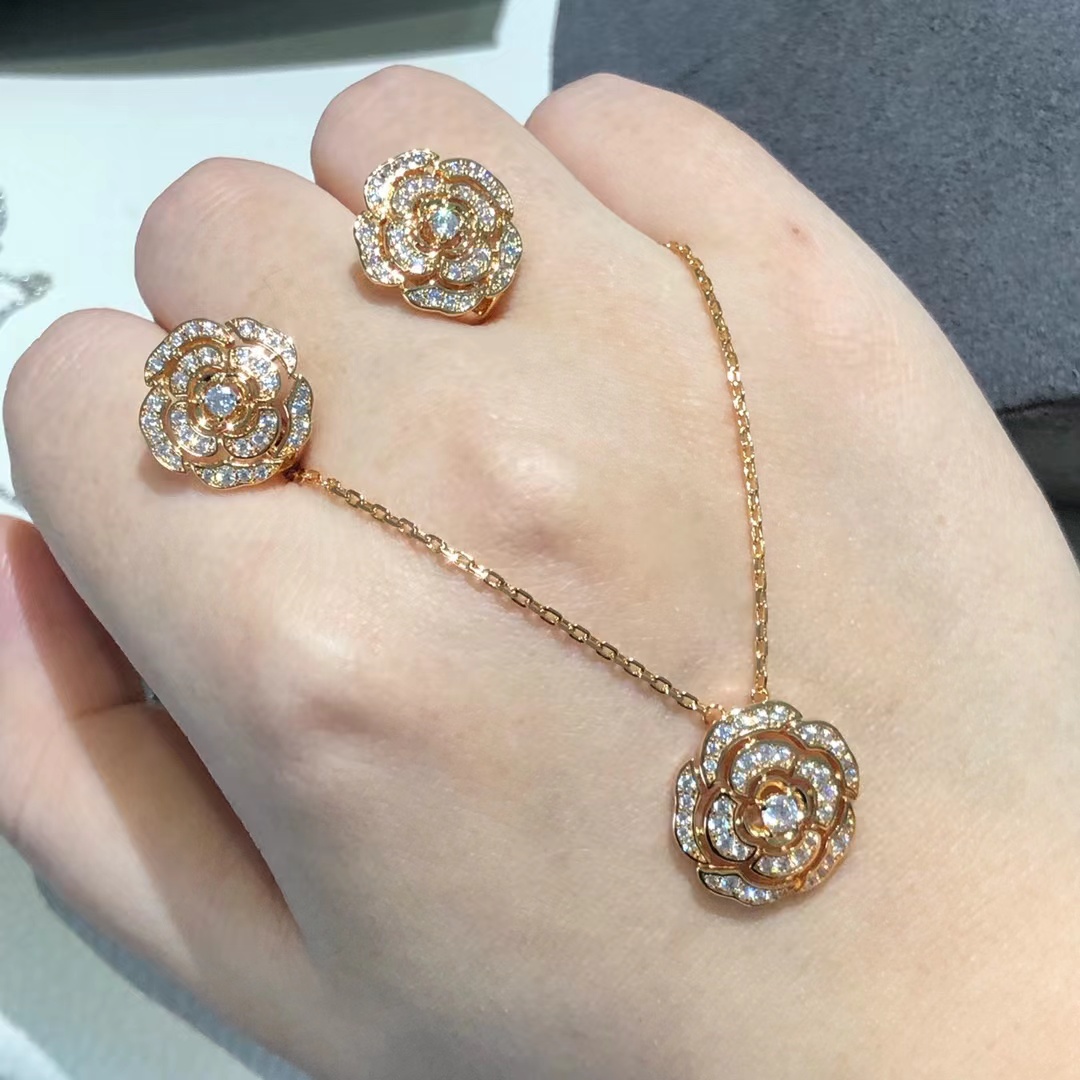 Chanel Diamond Camellia Flower Pendant Necklace - Best Replica Jewelry™