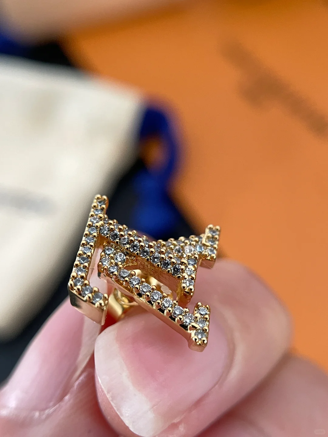 Louis Vuitton Diamond LV Letter Earrings - Best Replica Jewelry™