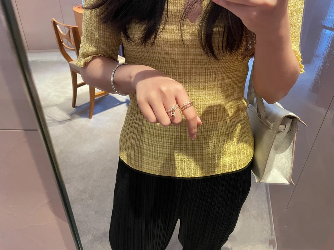 Hermes Diamond Paved Lock Ring - Best Replica Jewelry™