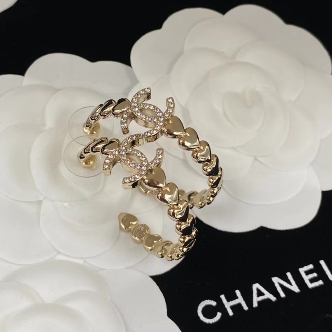Chanel C Shape Earrings - Best Replica Jewelry™