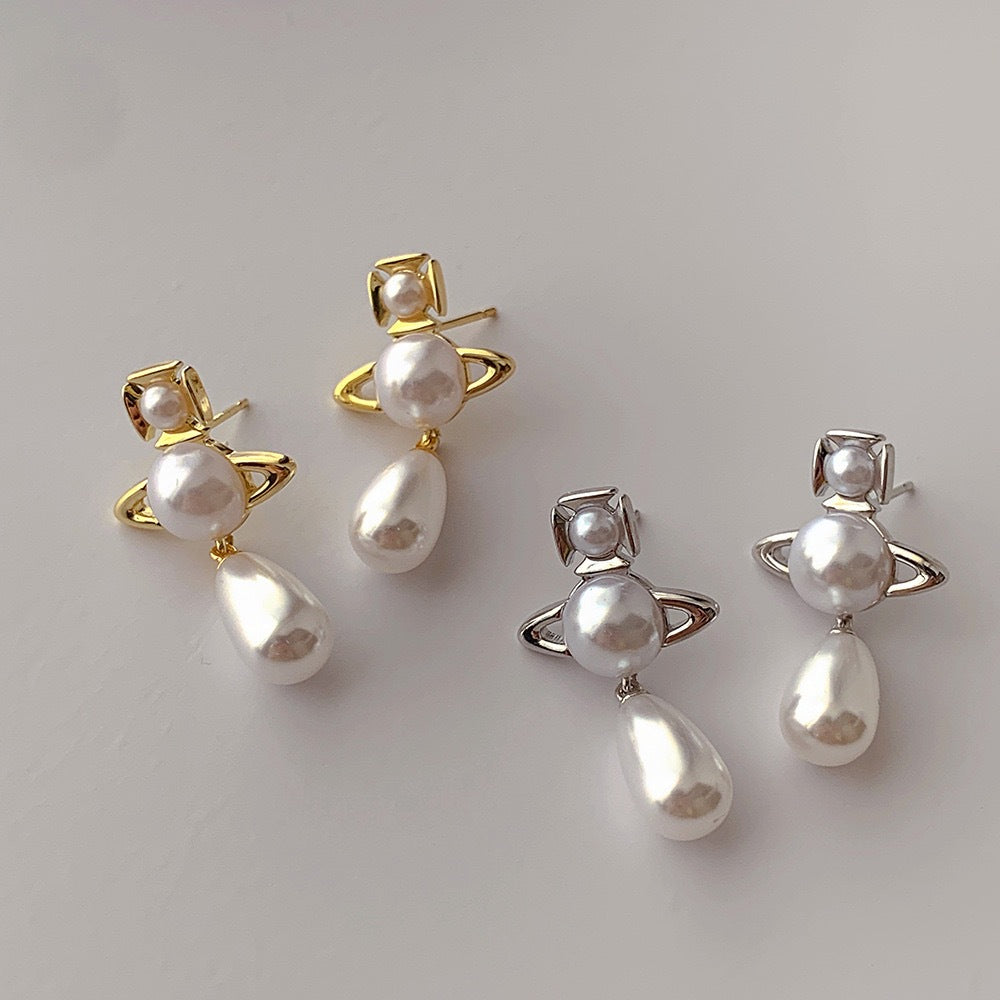 Vivienne Westwood Teardrop Pearl Saturn Earrings - Best Replica Jewelry™