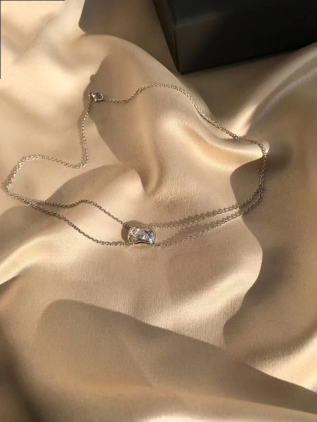 Chanel Coco Crush White Gold Necklace - Best Replica Jewelry™