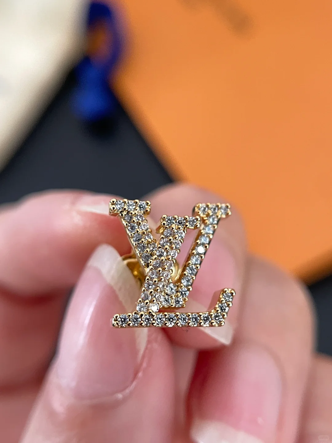Louis Vuitton Diamond LV Letter Earrings - Best Replica Jewelry™