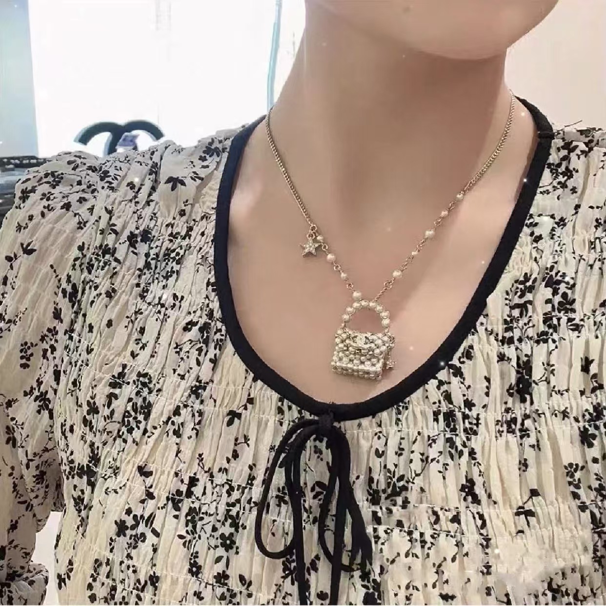 Chanel Pearl Bag Pendant Necklace - Best Replica Jewelry™