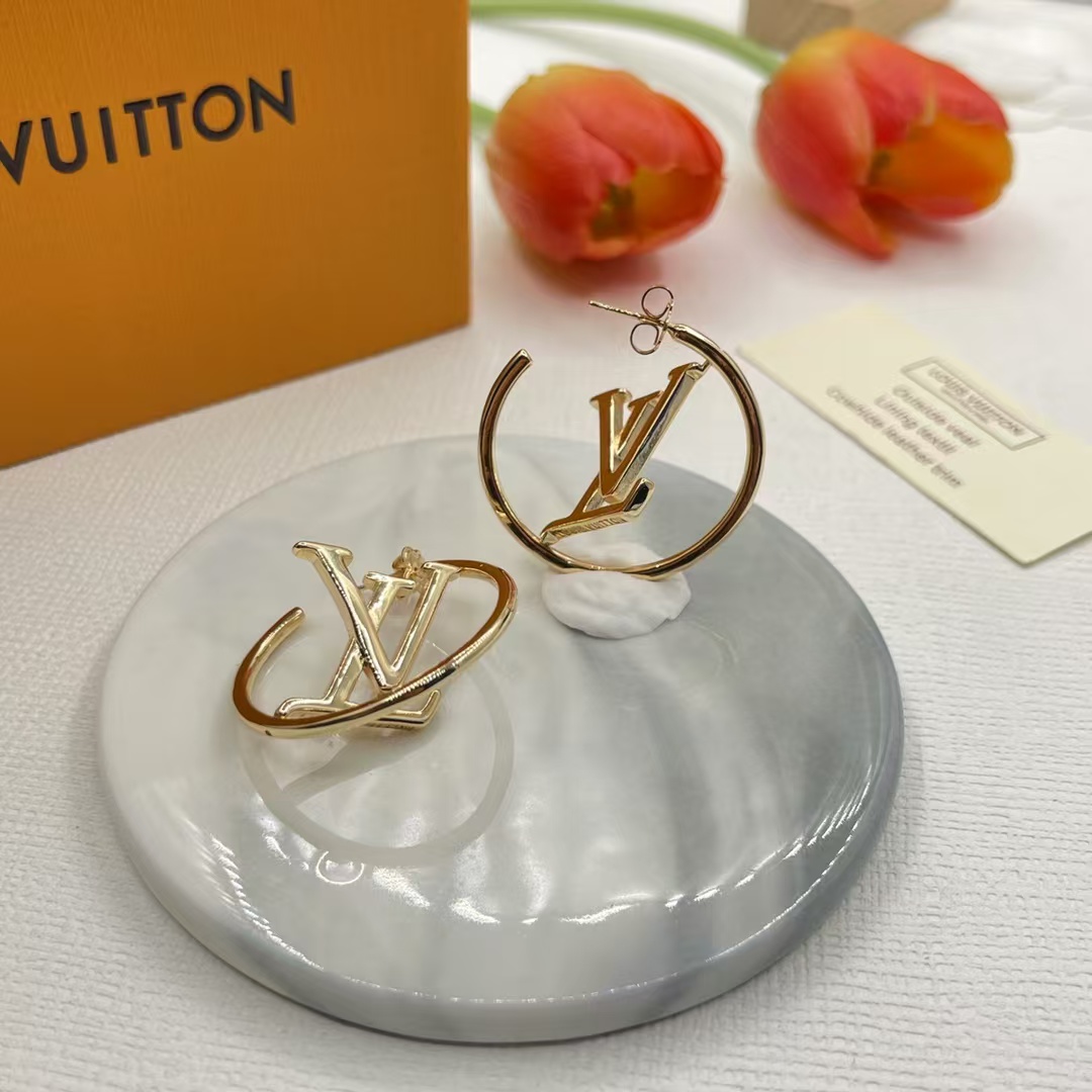 Louis Vuitton Circle LV Letter Earrings - Best Replica Jewelry™