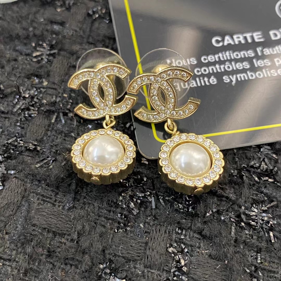 Chanel Double C Pearl Dangle Earrings - Best Replica Jewelry™