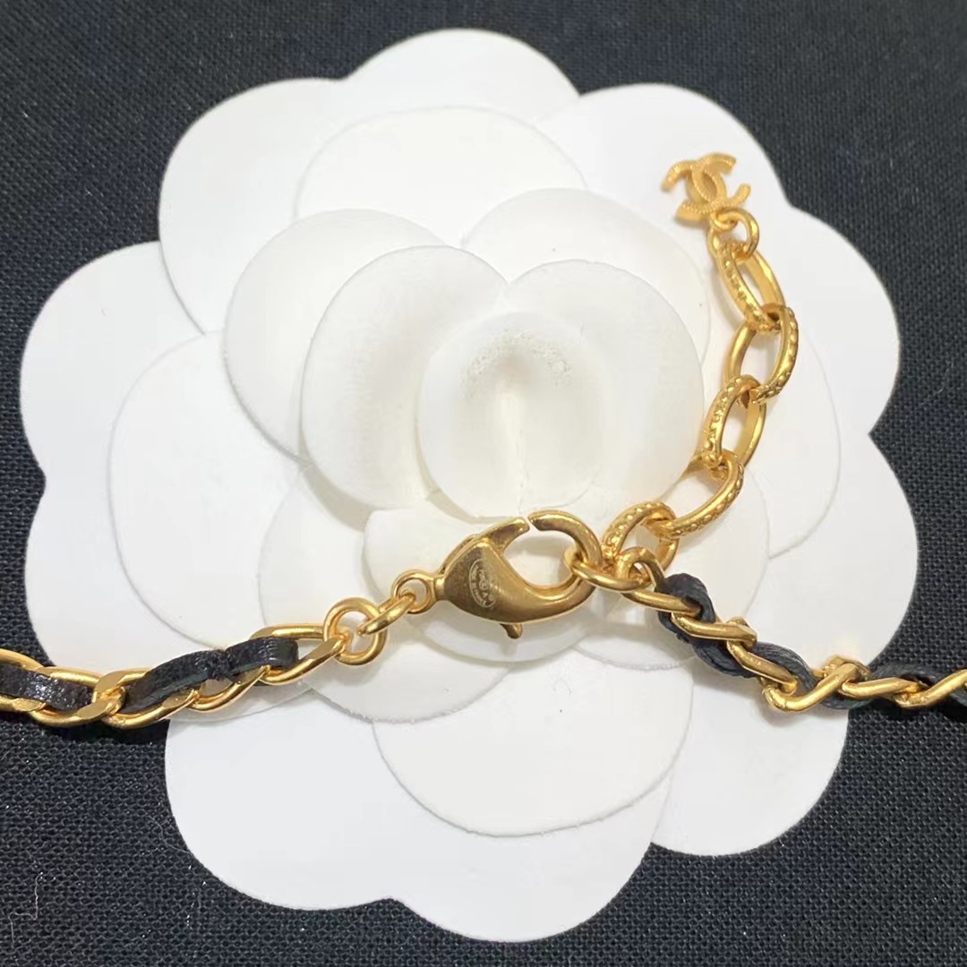 Chanel Perfume Bottle Necklace - Best Replica Jewelry™