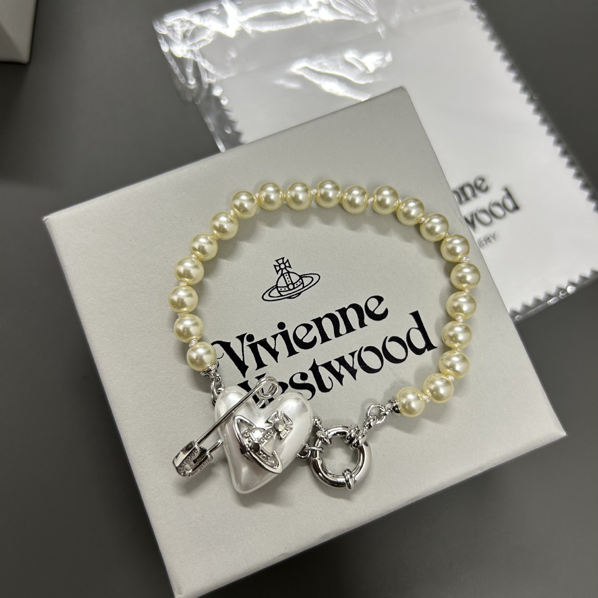 Vivienne Westwood Paperclip Heart Bracelet - Best Replica Jewelry™
